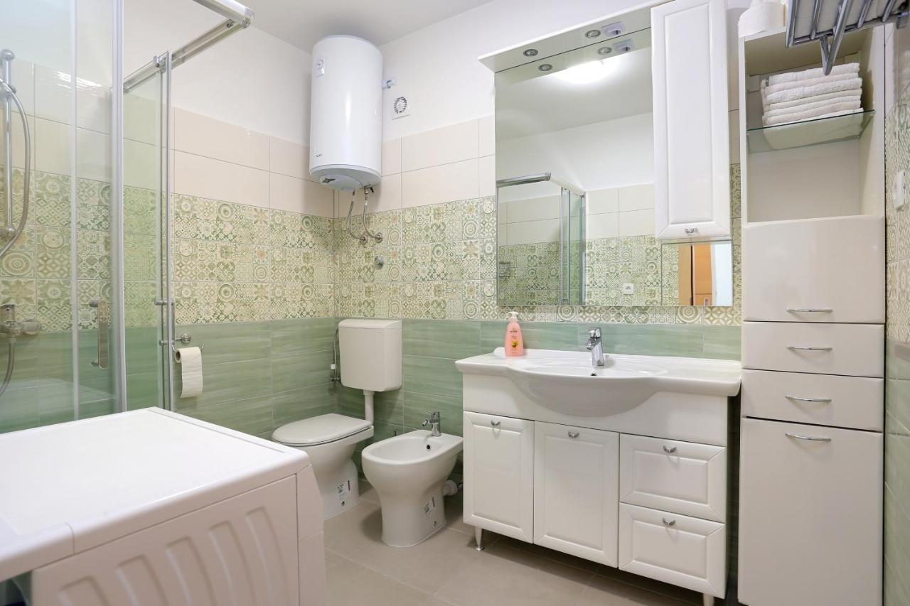 Apartments By The Sea Duce, Omis - 2737 ภายนอก รูปภาพ