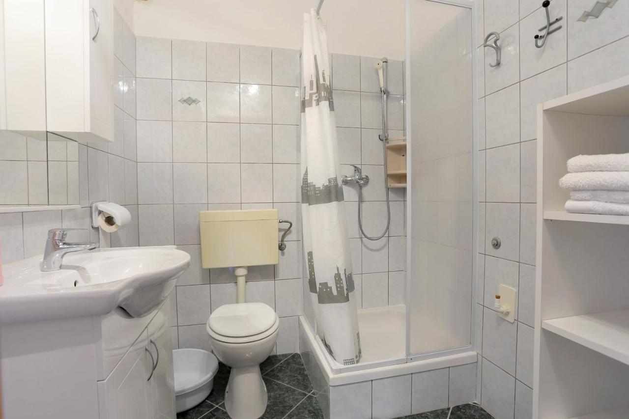 Apartments By The Sea Duce, Omis - 2737 ภายนอก รูปภาพ
