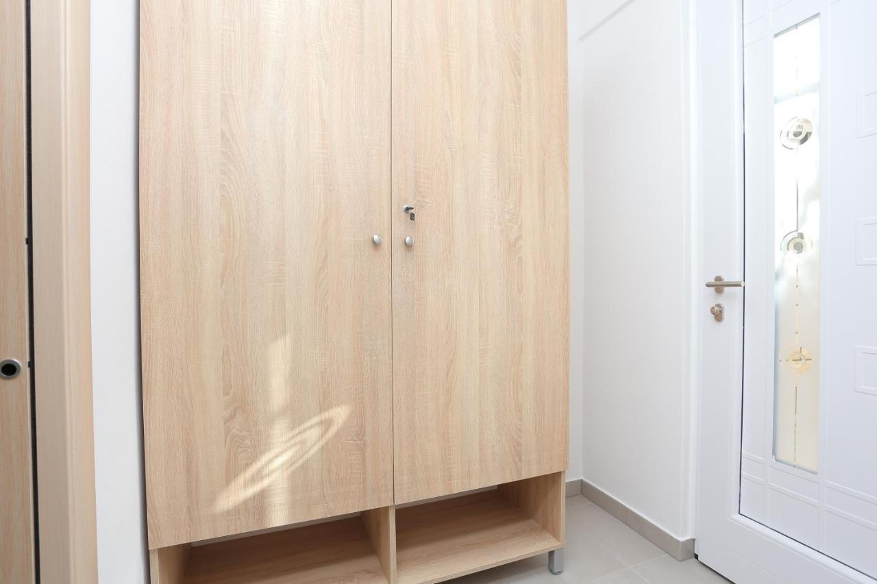Apartments By The Sea Duce, Omis - 2737 ภายนอก รูปภาพ